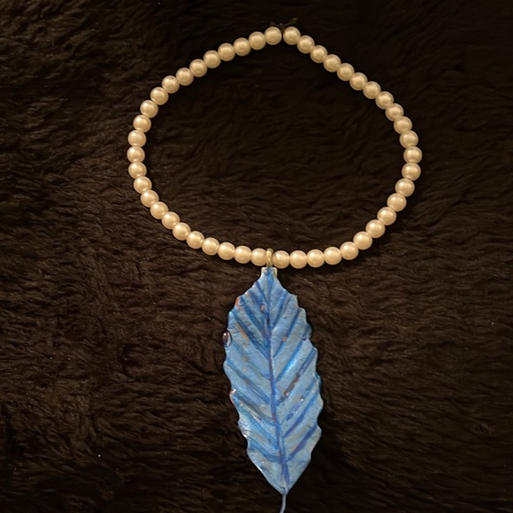 Faux Pearls & One if Kind Rare Unique Leaf Handmade Necklace - Picture 10 of 17